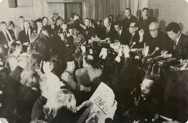 Foto Ceremonia de firma de Acuerdos de París el 23 de enero de 1973