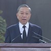 El miembro del Buró Político y presidente de Vietnam, To Lam, pronuncia el discurso fúnebre en conmemoración al secretario general Nguyen Phu Trong.