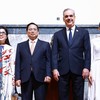 El primer ministro de Vietnam, Pham Minh Chinh, el presidente de la República Dominicana, Luis Abinader Corona, y sus esposas.