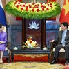 El presidente vietnamita, Luong Cuong, recibe a la primera ministra tailandesa, Paetongtarn Shinawatra. (Foto: Nhan Dan)