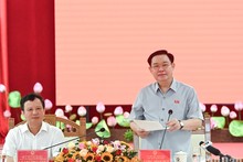 El presidente de la Asamblea Nacional de Vietnam, Vuong Dinh Hue, interviene en el acto (Foto: Nhan Dan)