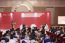 El presidente de la Asamblea Nacional de Vietnam, Vuong Dinh Hue, interviene en el evento. (Fuente: VNA)
