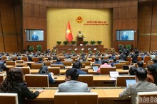 Parlamento de Vietnam debate plan ajustado sobre desarrollo socioeconómico 2025