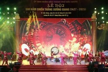 Una parte del Festival para conmemorar el 598 aniversario de la Victoria de Xuong Giang. (Foto: VNA)