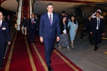 El presidente del Gobierno de España, Pedro Sánchez, llega a Hanói, iniciando una visita oficial a Vietnam. (Foto: Pham Kien/VNA)