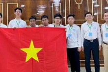 Los alumnos vietnamitas que asistieron a la segunda Olimpiada Internacional de Matemáticas para Estudiantes de Secundaria, celebrada en Turkmenistán del 21 al 26 de abril (Foto: VNA)