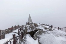 Las fuertes nieves cayen en la cima del Fansipan (Fuente: VNA)