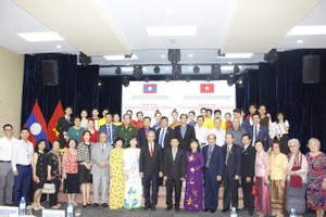 Delegados en el acto. (Fotografía: thoidai.com.vn)