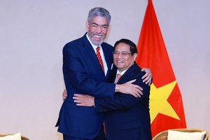 [Foto] Premier vietnamita se entrevista con secretario general del Movimiento Izquierda Unida