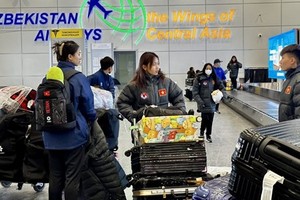 La selección vietnamita llega al Aeropuerto Internacional de Tashkent (Foto: vff.org.vn)