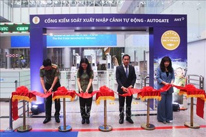 En la ceremonia de entrega del sistema Autogate en el Aeropuerto Internacional de Da Nang. (Fotografía: VNA)