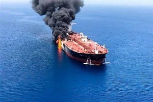 Buque petrolero atacado por fuerzas hutíes en el Mar Rojo. (Foto: IRNA/VNA)