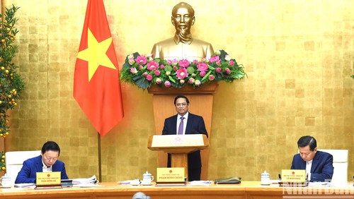 [Foto] Premier vietnamita preside reunión gubernamental sobre formulación de leyes