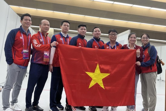 El 25 de septiembre, la delegación de Vietnam ganó la primera medalla de plata. (Fotografía: VNA)