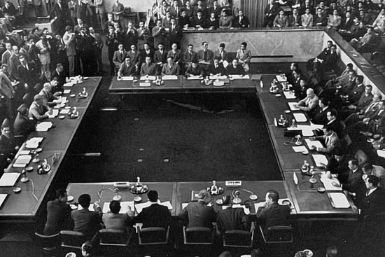 Escena de la Conferencia de Ginebra de 1954.