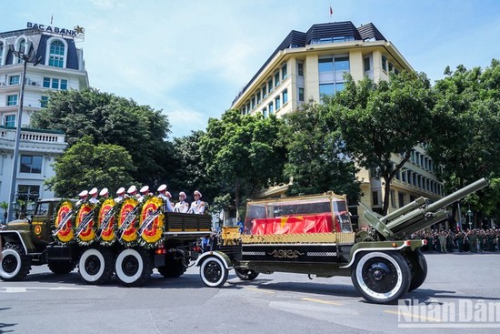 [Foto] Capitalinos despiden al secretario general Nguyen Phu Trong