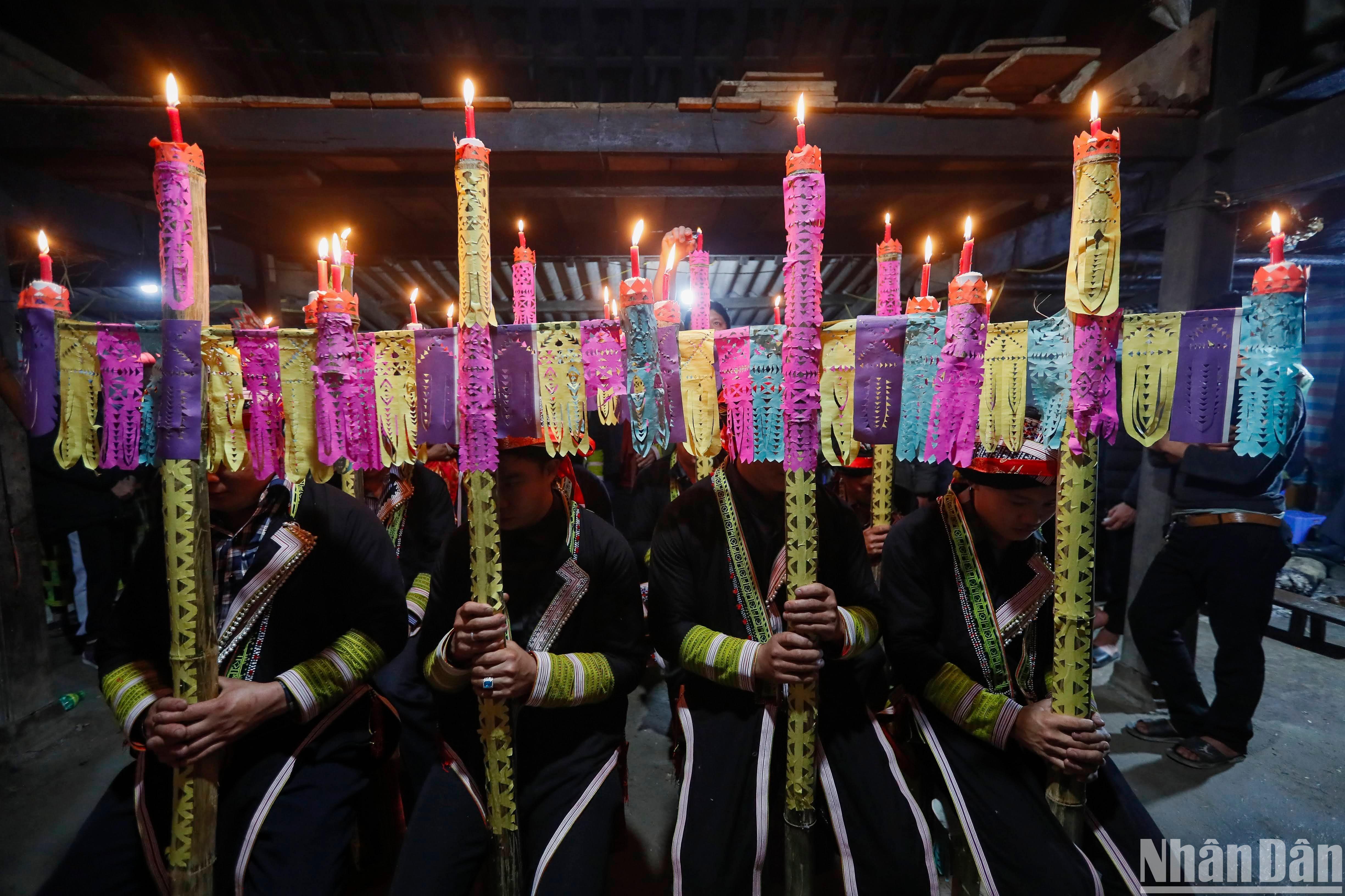 [Foto] Ritual de otorgamiento de siete títulos de la minoría étnica Dao Do
