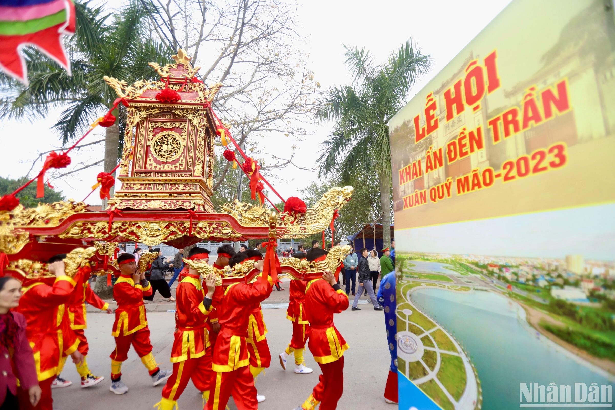Preservan rituales culturales del Festival del Sello Real en el Templo Tran