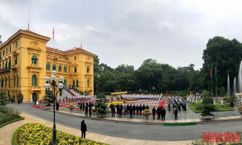 [Foto] Premier vietnamita preside recepción ceremonial en honor a su homóloga neozelandesa