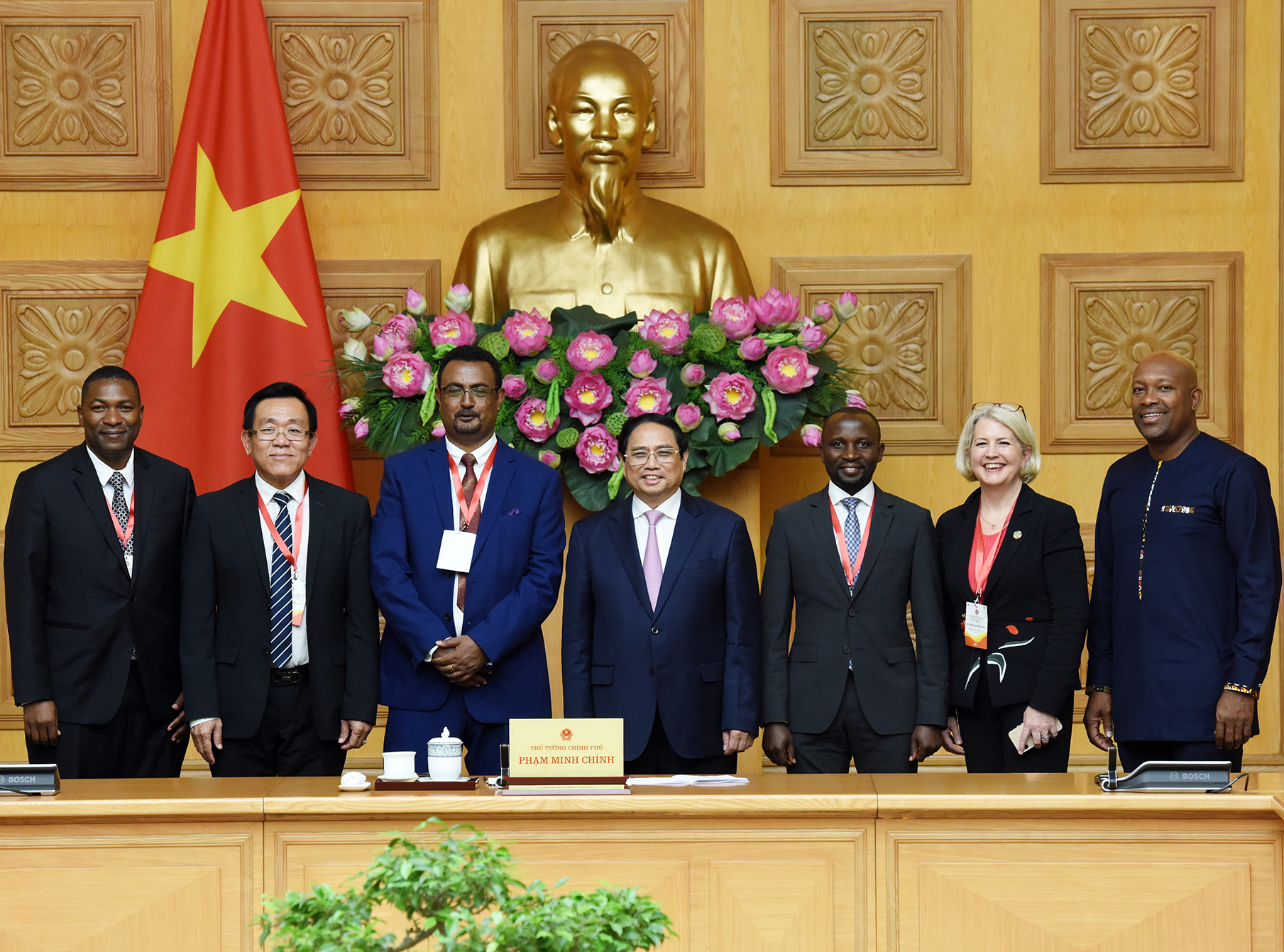 [Foto] Premier vietnamita recibe a delegados ministeriales de Agricultura