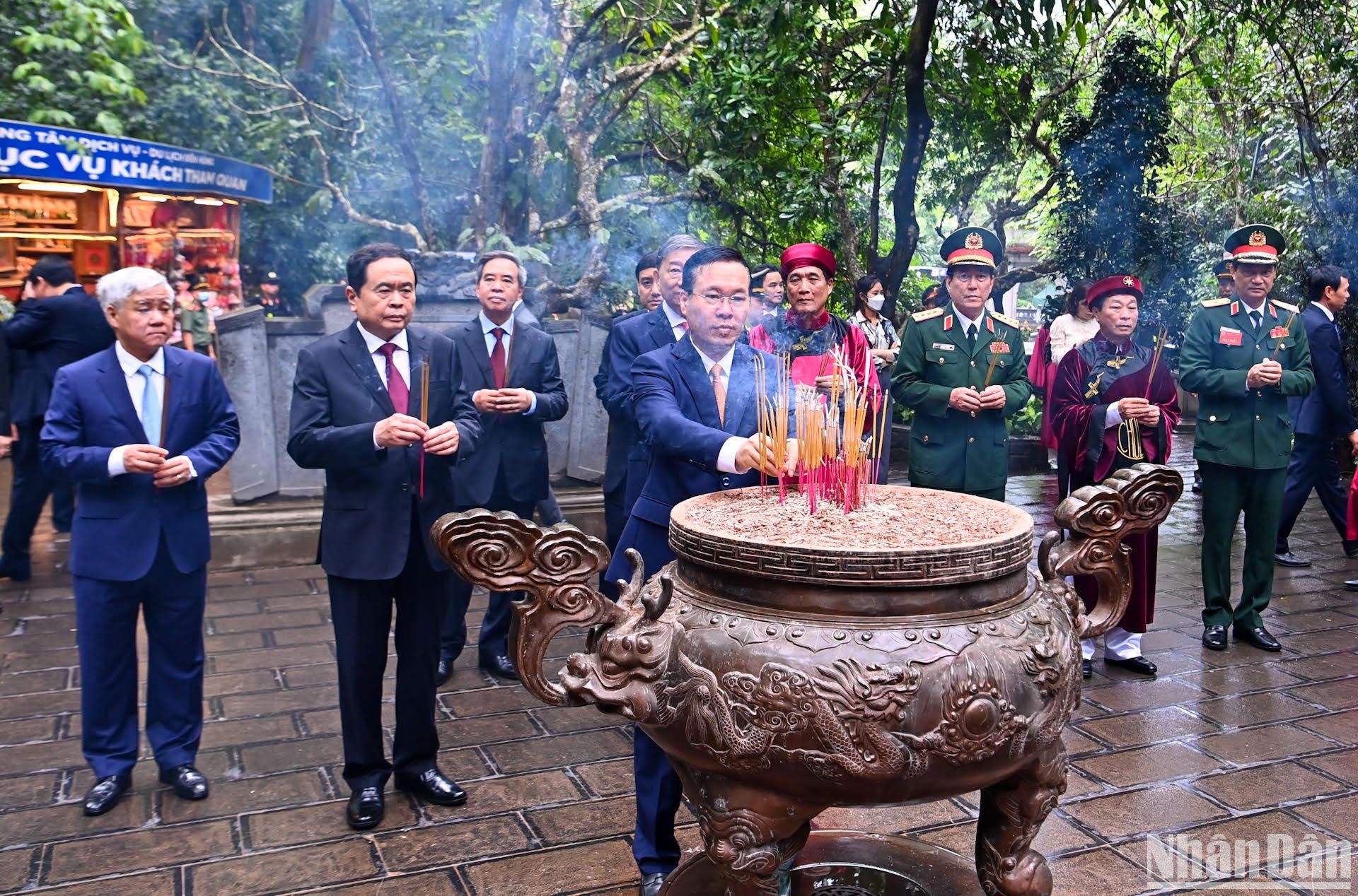[Foto] Ceremonia del incienso en honor a los fundadores de la nación vietnamita