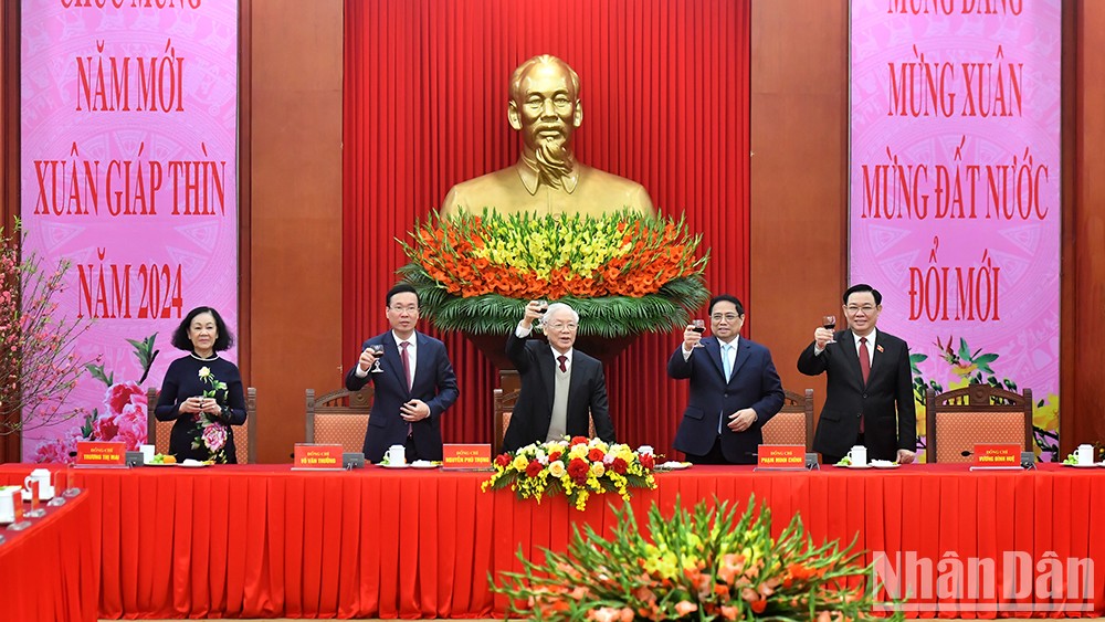 [Foto] Máximo dirigente político de Vietnam extiende felicitaciones por el Año Nuevo Lunar