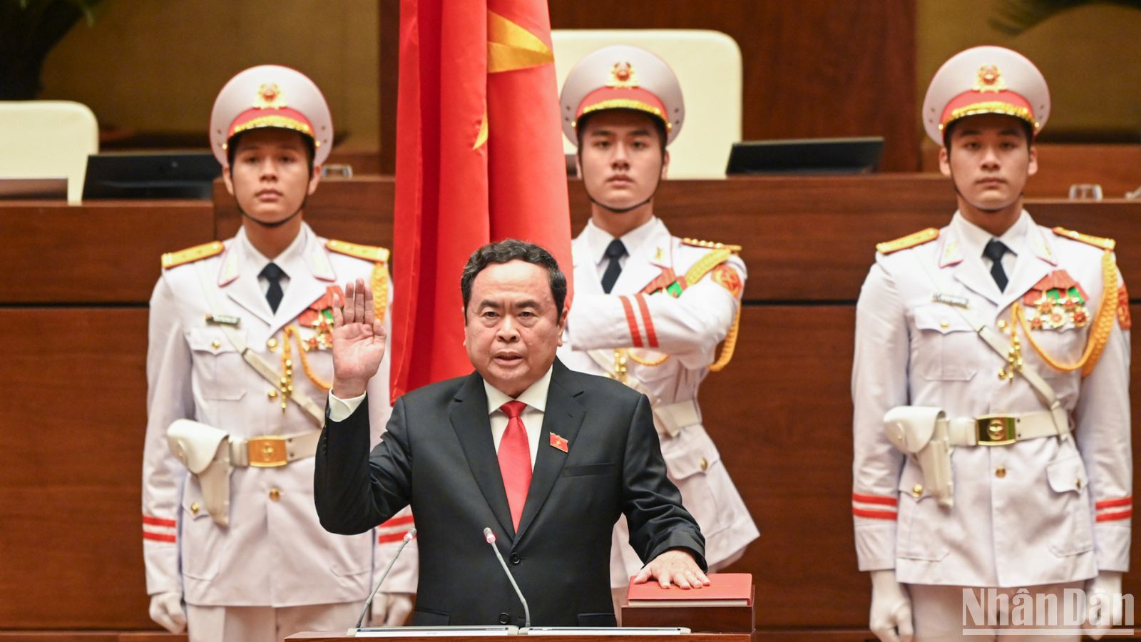 [Foto] Tran Thanh Man presta juramento como presidente de la Asamblea Nacional de Vietnam