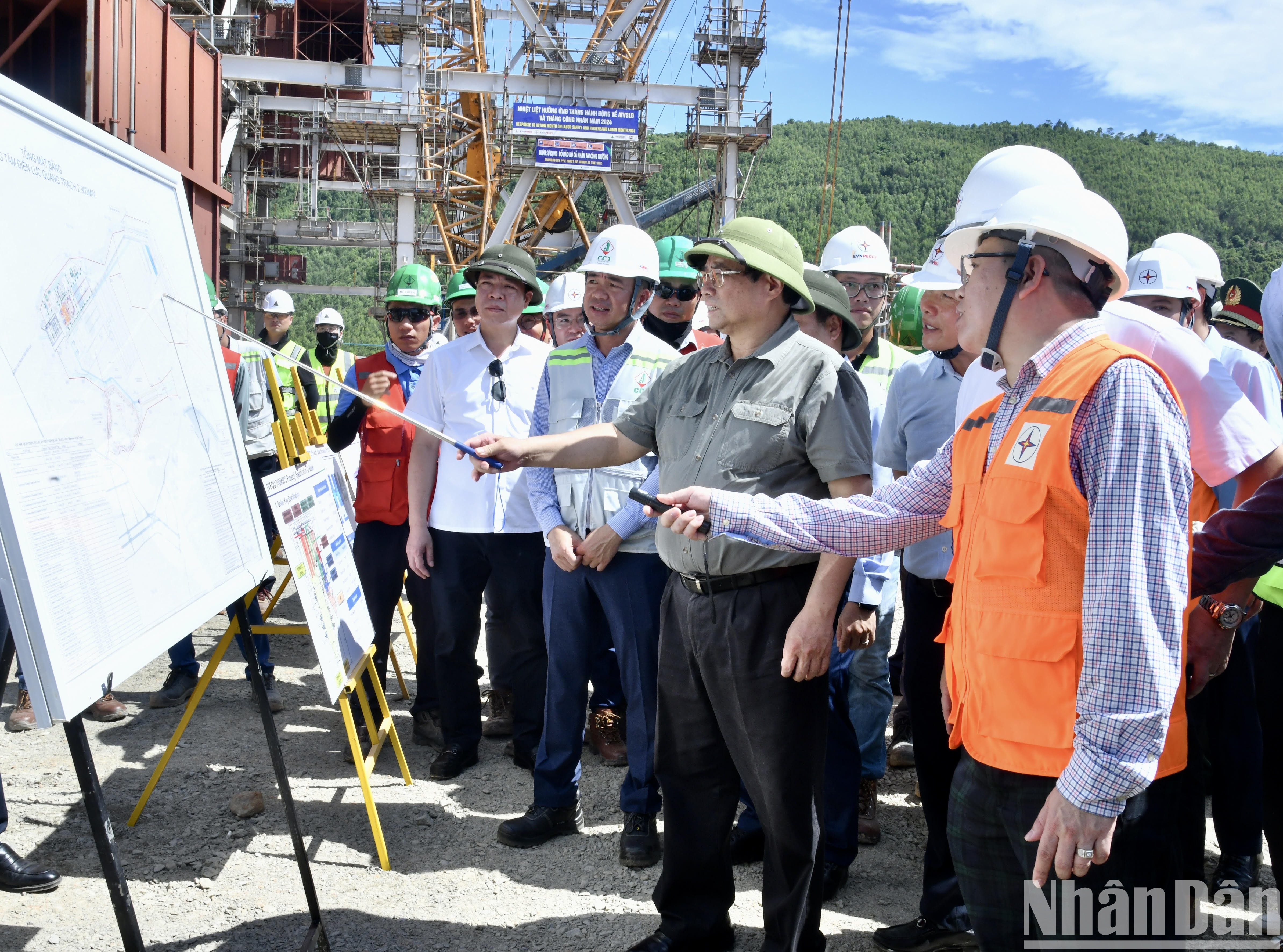 [Foto] Premier vietnamita inspecciona obras claves de infraestructura en Quang Binh
