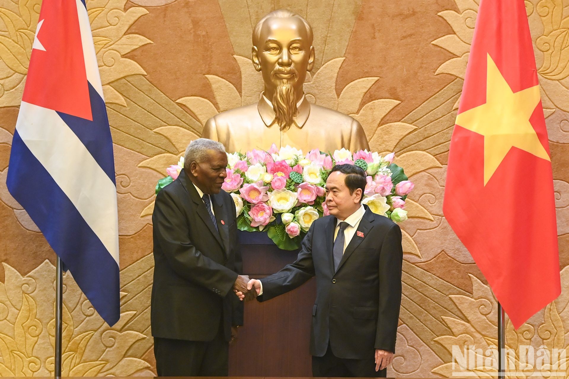 [Foto] Presidente del Parlamento vietnamita recibe a su homólogo de Cuba