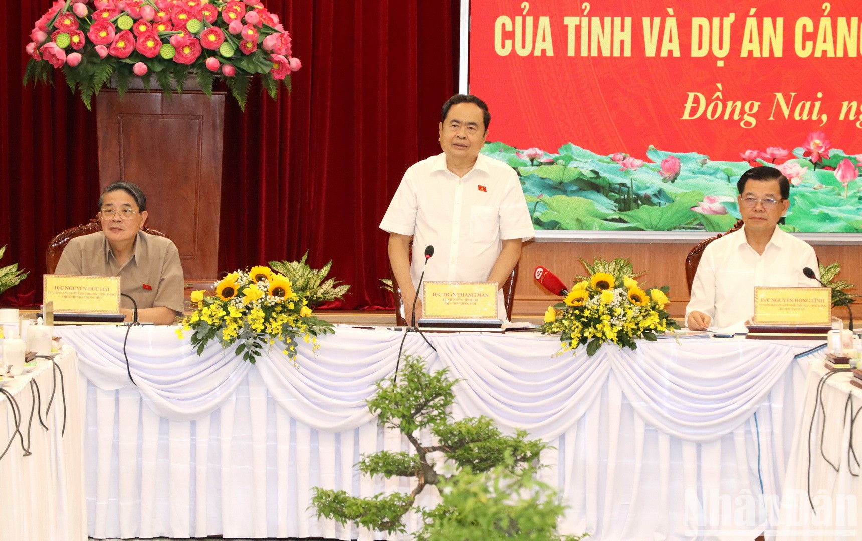 [Foto] Presidente del Parlamento vietnamita se reúne con Comité partidista en Dong Nai