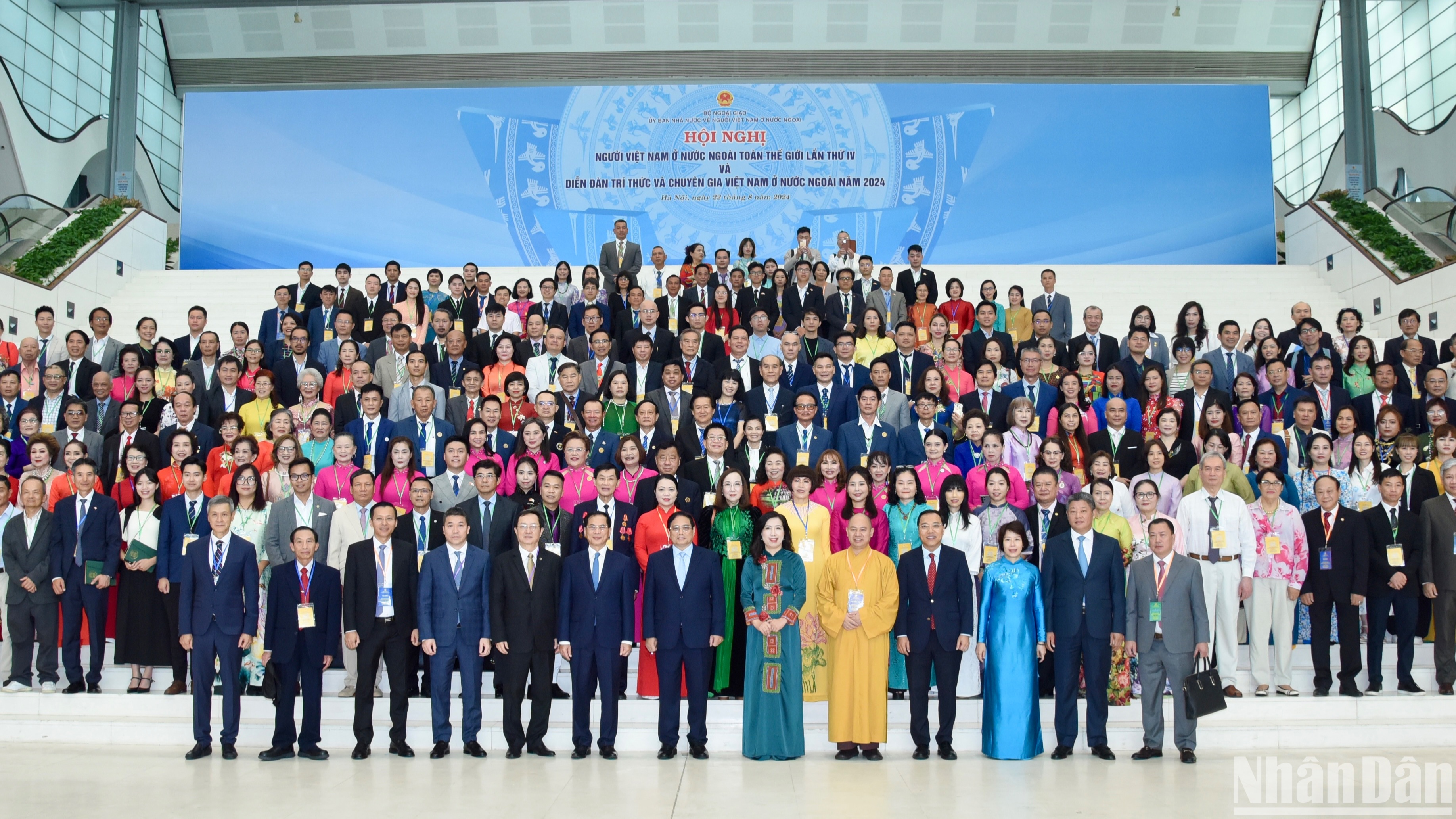 [Foto] Premier asiste al Foro de Intelectuales y Expertos Vietnamitas en el Exterior