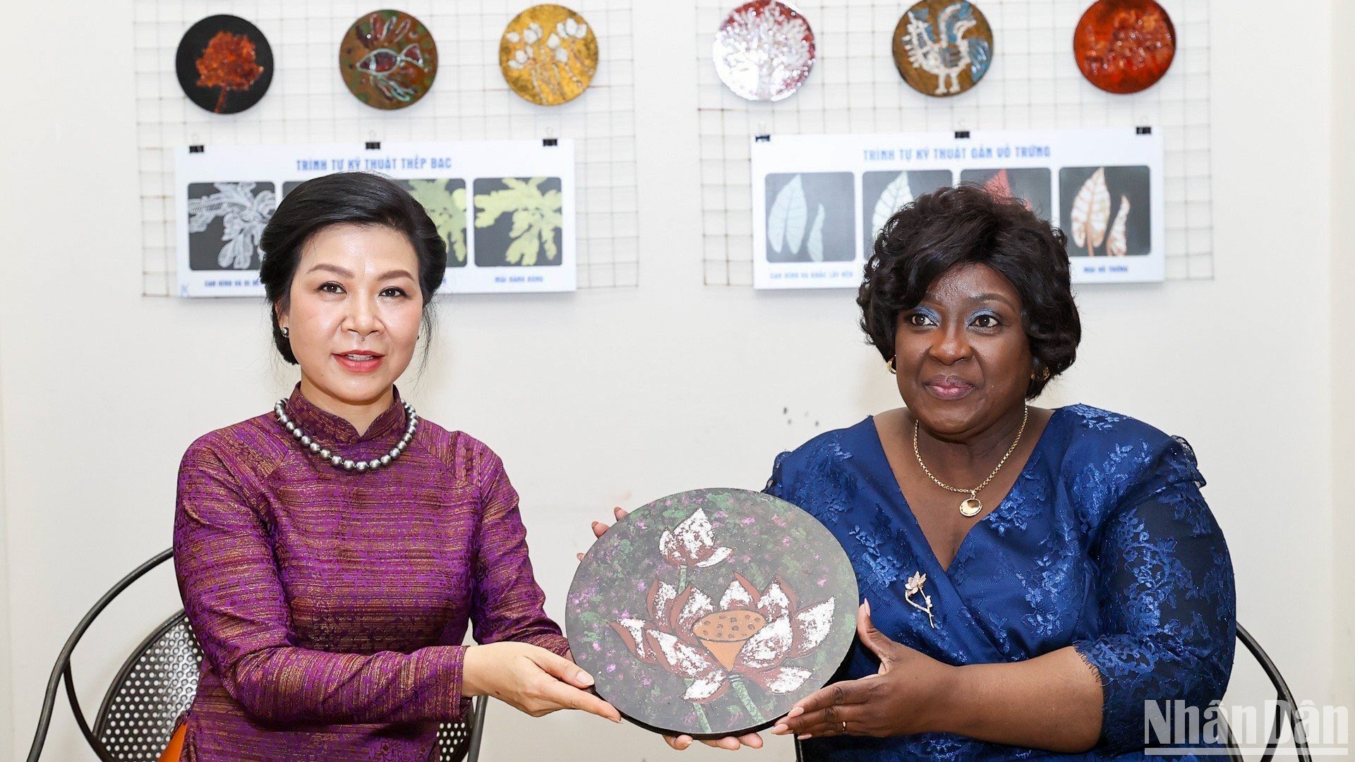 [Foto] Primeras damas de Vietnam y Mozambique visitan Museo de Bellas Artes