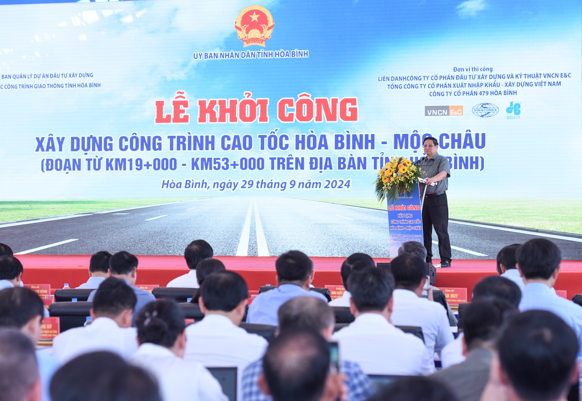 [Foto] Premier vietnamita lanza construcción de autopista Hoa Binh-Moc Chau