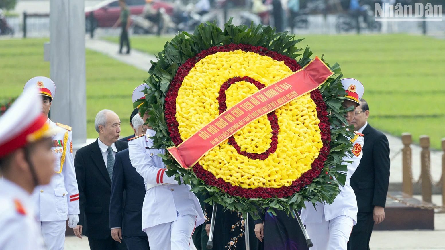 [Foto] Delegados de Congreso del Frente de la Patria rinden homenaje al Presidente Ho Chi Minh