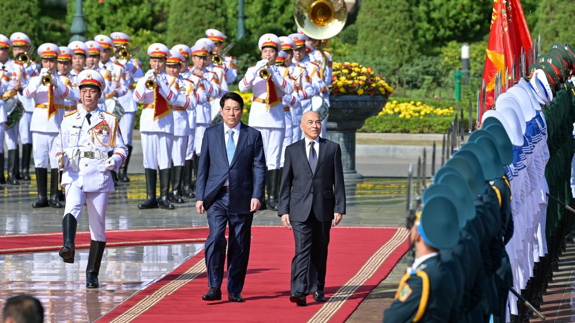 [Foto] Presidente de Vietnam dirige recepción ceremonial a rey de Camboya