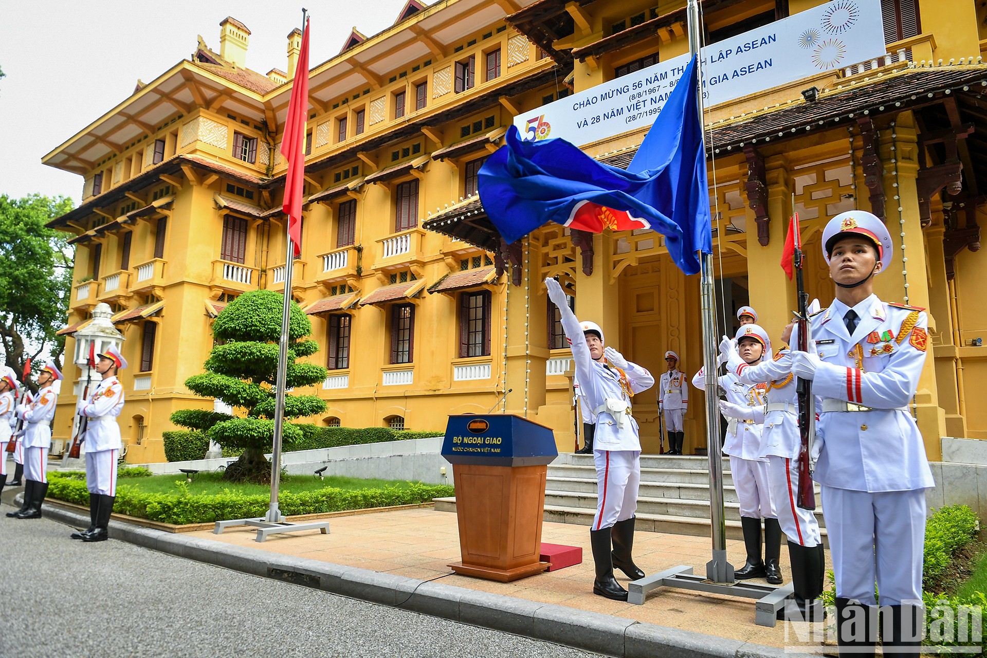 [Foto] Ceremonia de izamiento de bandera con motivo del 56 aniversario de Asean