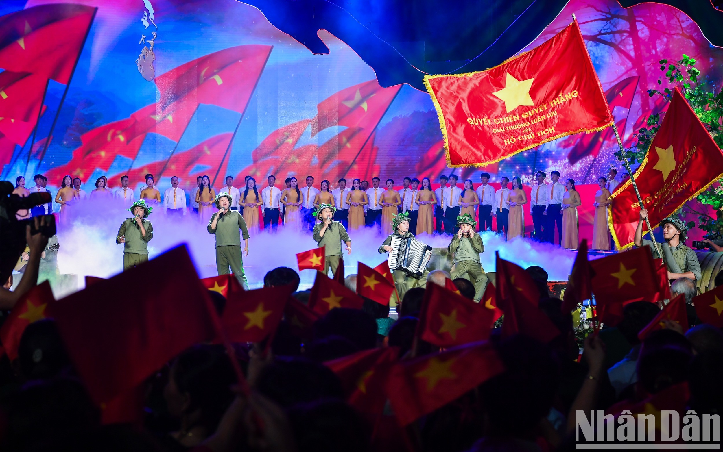 [Foto] Impresionantes momentos en la celebración del 70º aniversario de la victoria de Dien Bien Phu