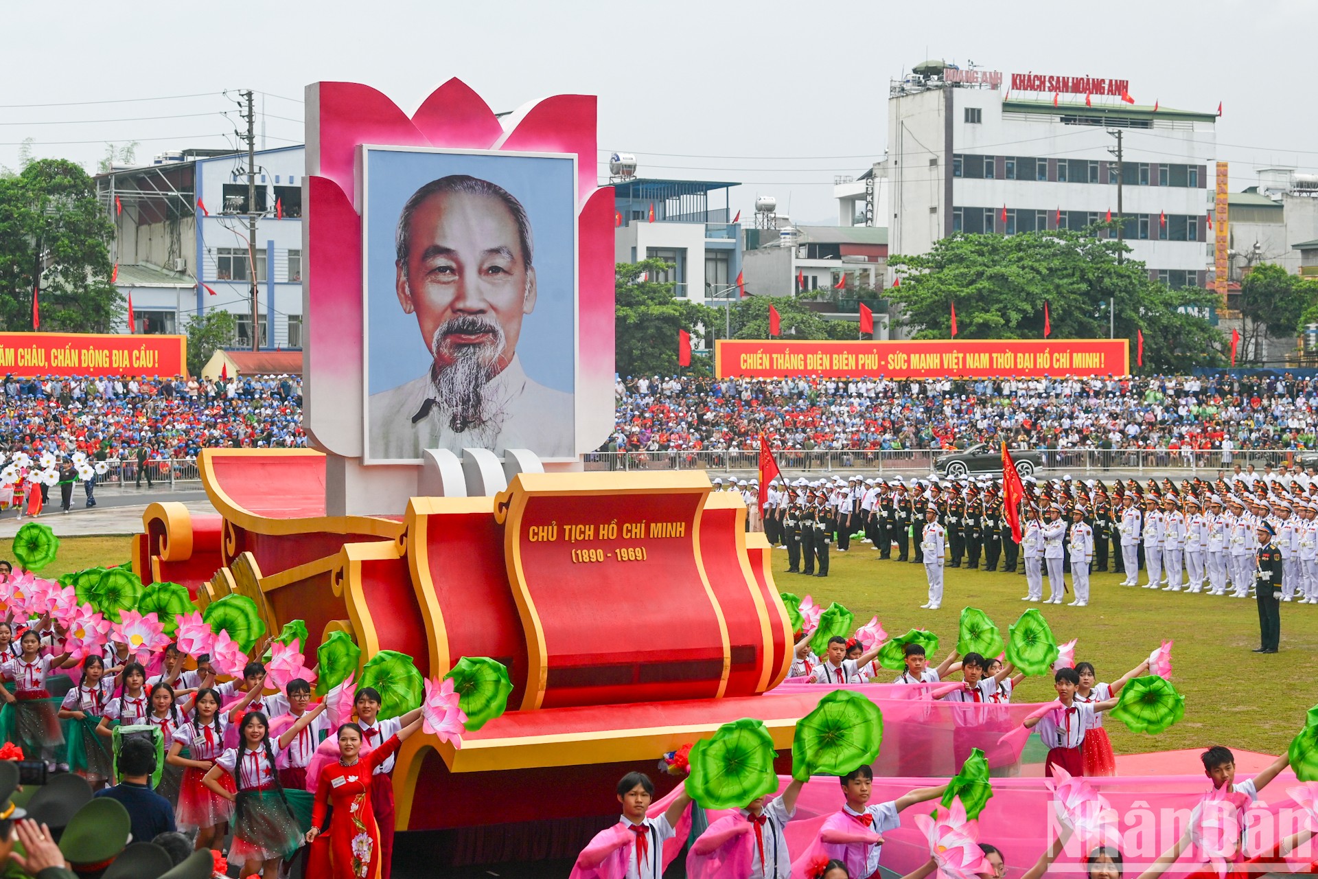 [Foto] Panorama de la celebración del 70º aniversario de Dien Bien Phu