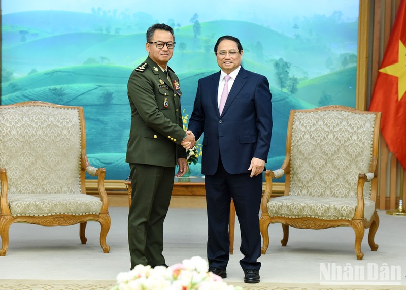 [Foto] Premier vietnamita recibe a ministro de Defensa de Camboya