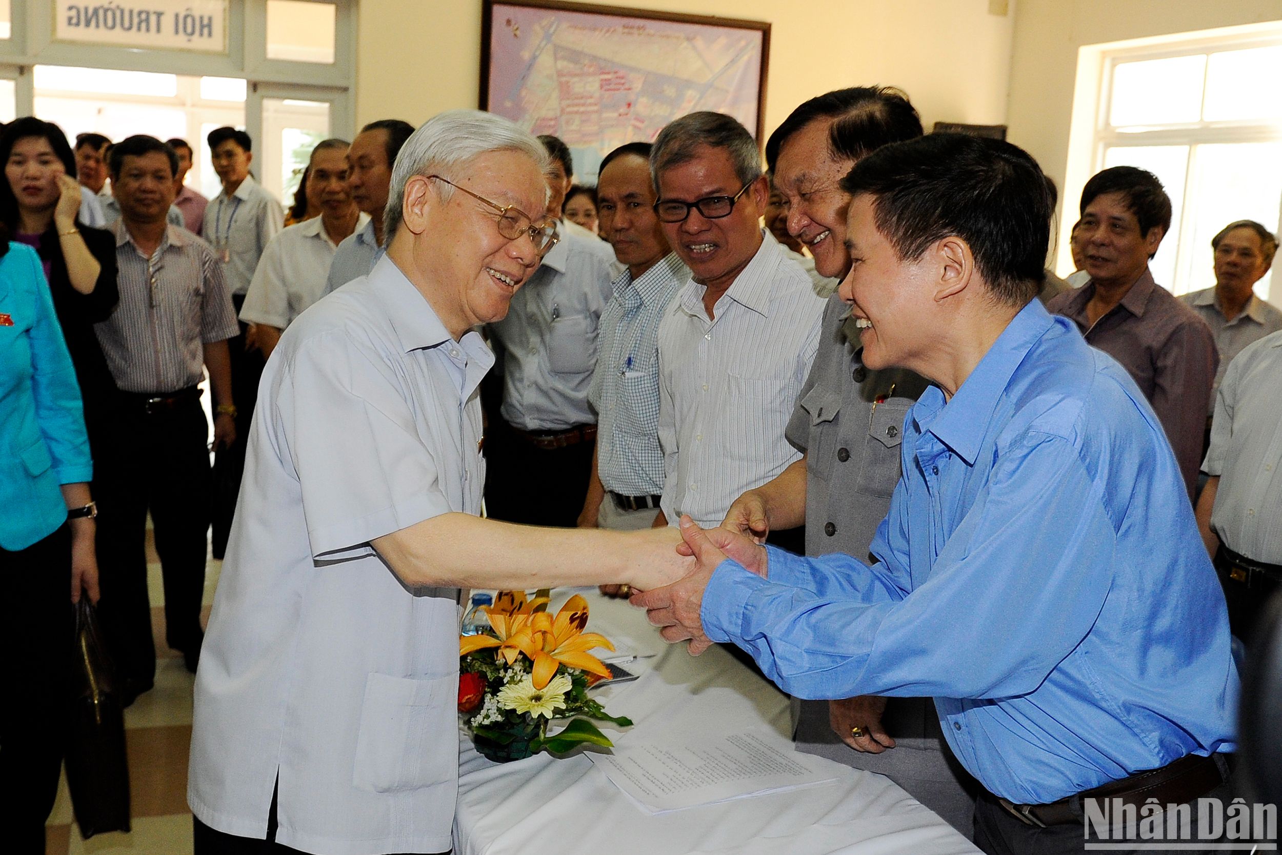 [Foto] Secretario general Nguyen Phu Trong: el estilo ejemplar de representante del pueblo