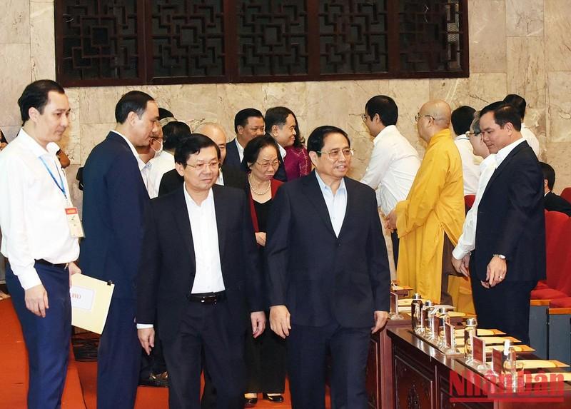 [Foto] Primer ministro de Vietnam asiste al programa "Todo el país se une por los pobres"