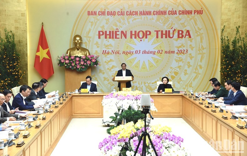 [Foto] Premier vietnamita preside tercera reunión del Comité Directivo de Reforma Administrativa