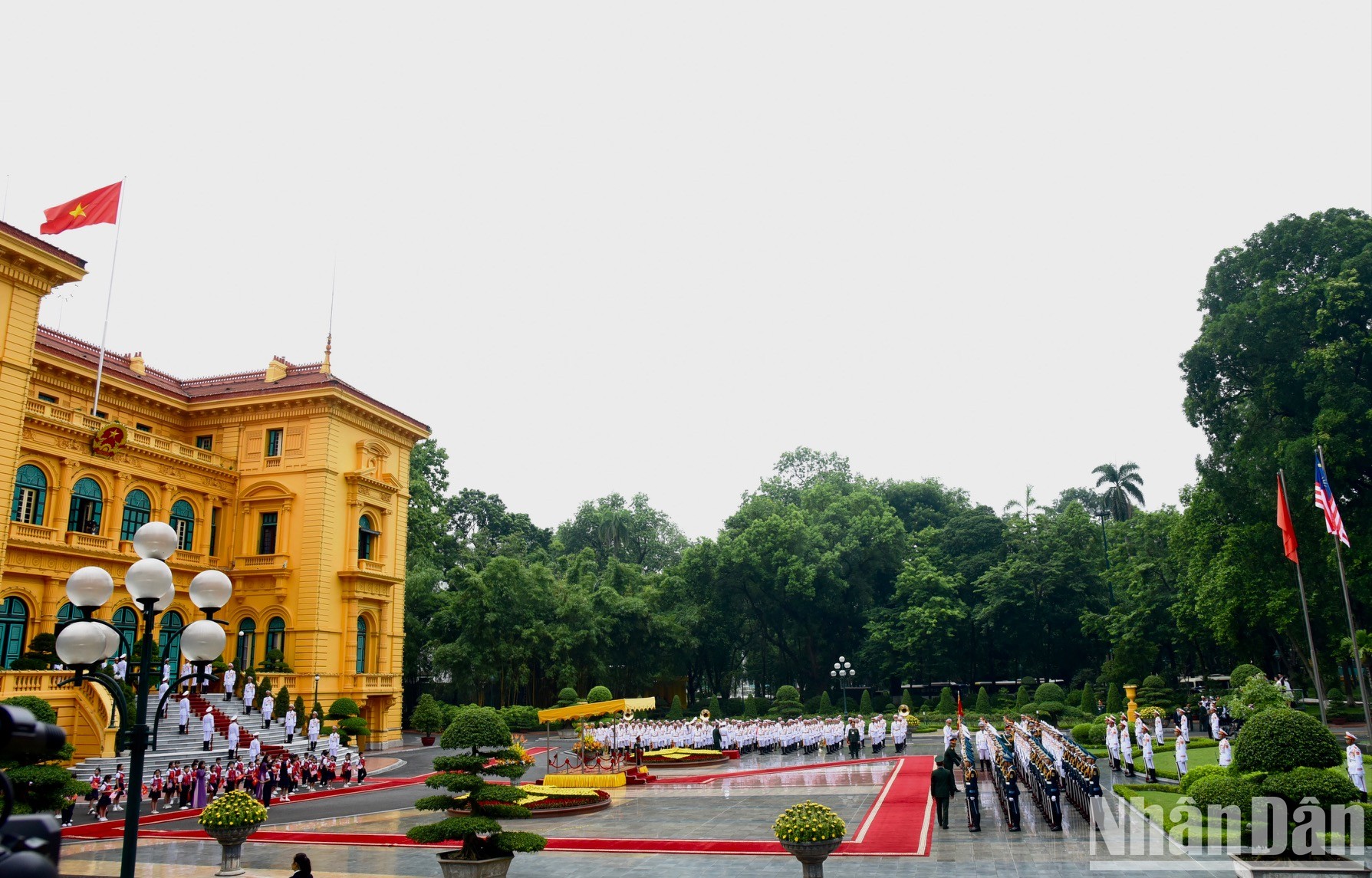 La ceremonia tiene lugar en el Palacio Presidencial.