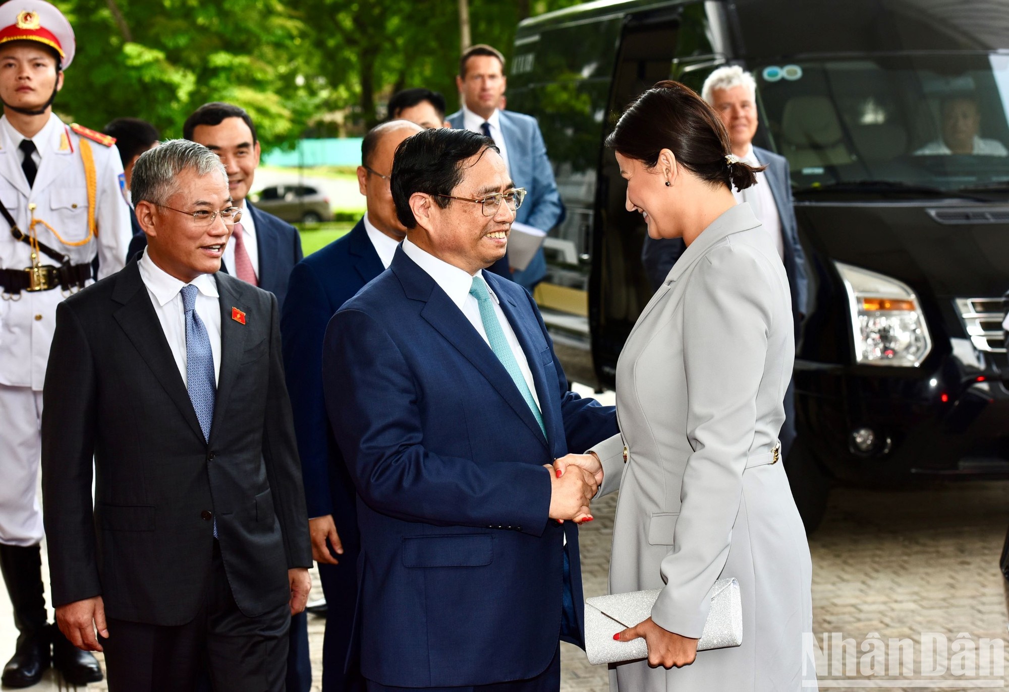 [Foto] Premier vietnamita se reúne con presidenta del Senado de Bélgica