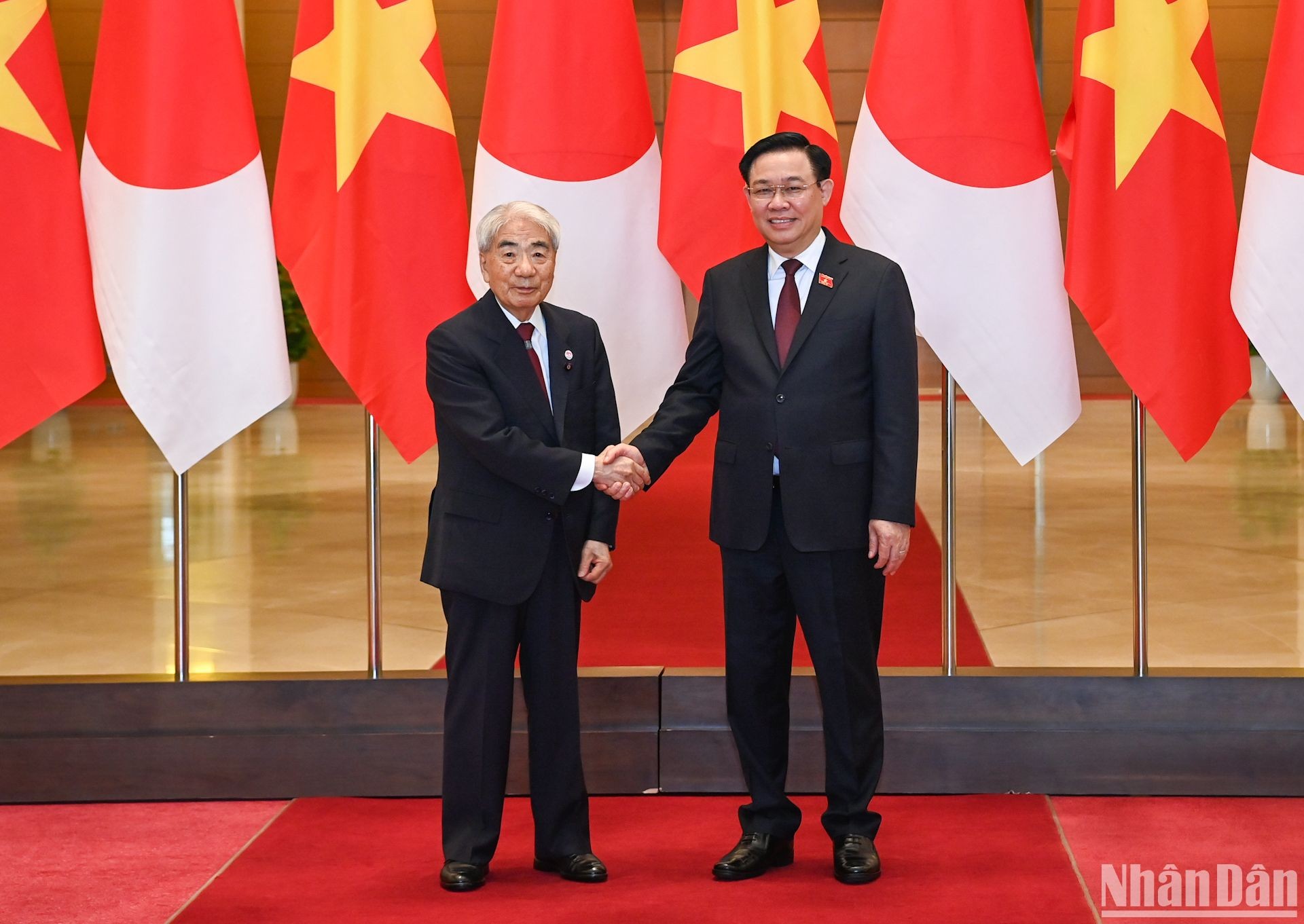 Titular de Parlamento vietnamita recibe al presidente de la Cámara de Consejeros de Japón