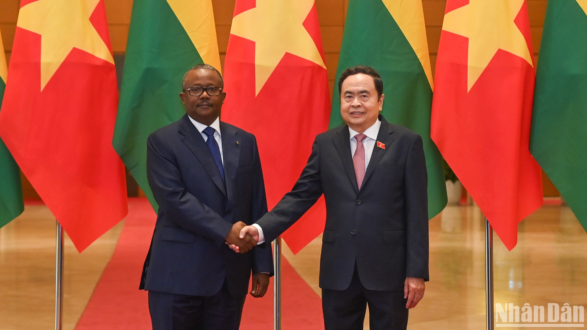 [Foto] Máximo dirigente legislativo de Vietnam se reúne con presidente de Guinea-Bissau