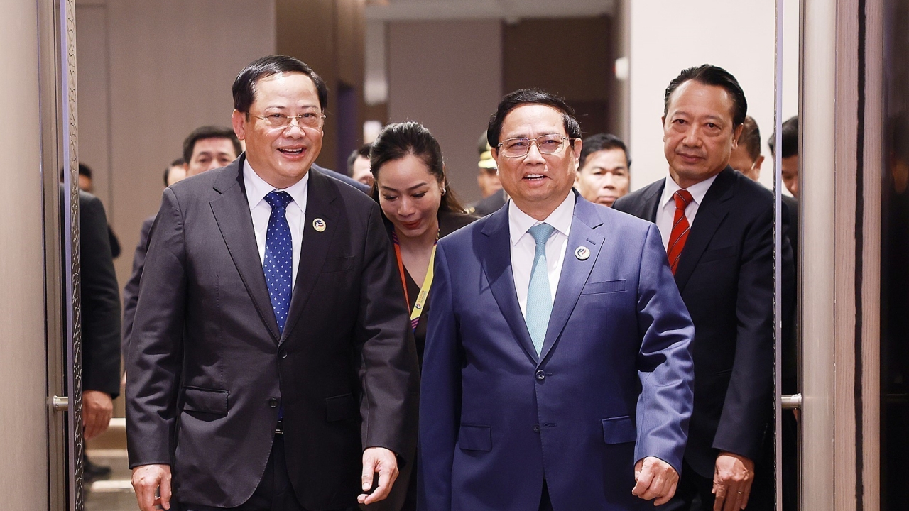 [Foto] Premieres de Vietnam, Laos y Camboya sostienen desayuno de trabajo con el Consejo Asesor Empresarial de la Asean