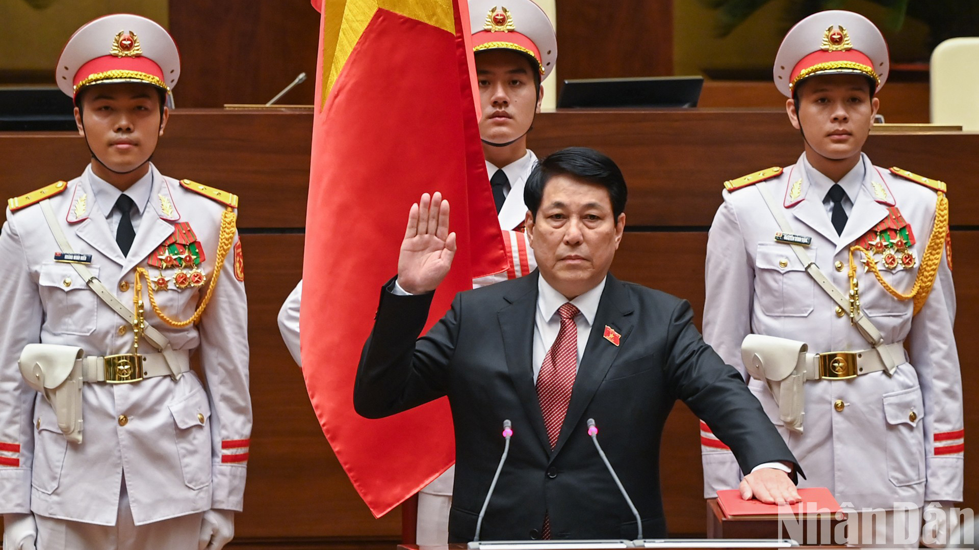 [Foto] Luong Cuong jura su cargo como presidente de Vietnam | Nhan Dan ...