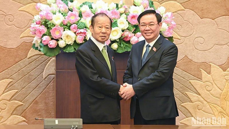 Líder legislativo vietnamita recibe al presidente de Alianza Parlamentaria de Amistad Japón-Vietnam 