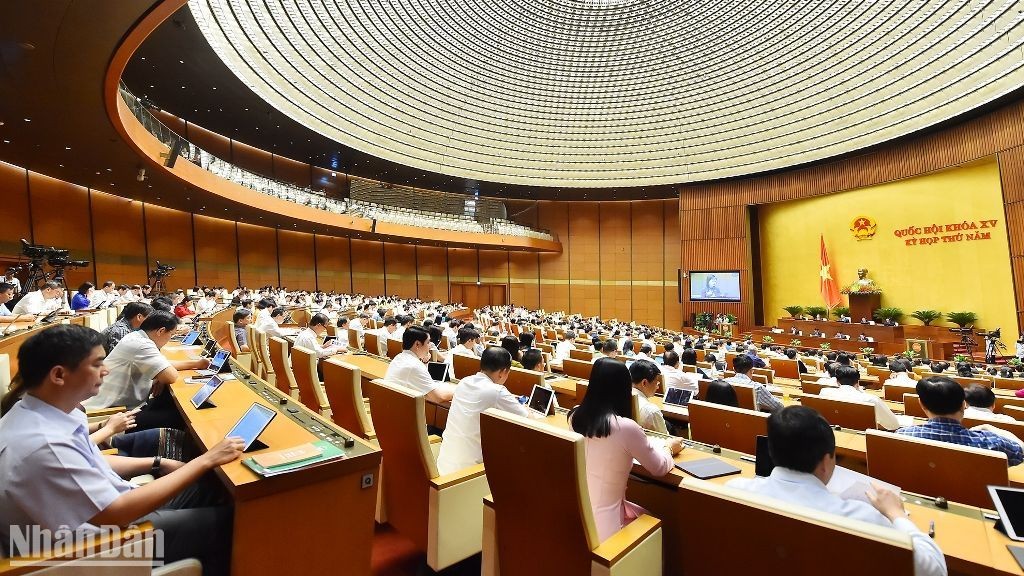 Parlamento vietnamita valora resultados del plan de desarrollo socioeconómico y presupuesto estatal